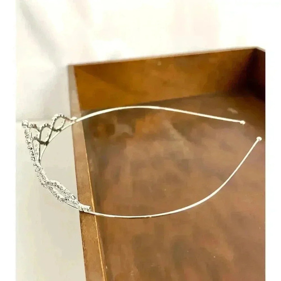 Clear Rhinestone Metal Silver Tone Swirl Design Hair Tiara Crown NEW - Picture 4 of 9